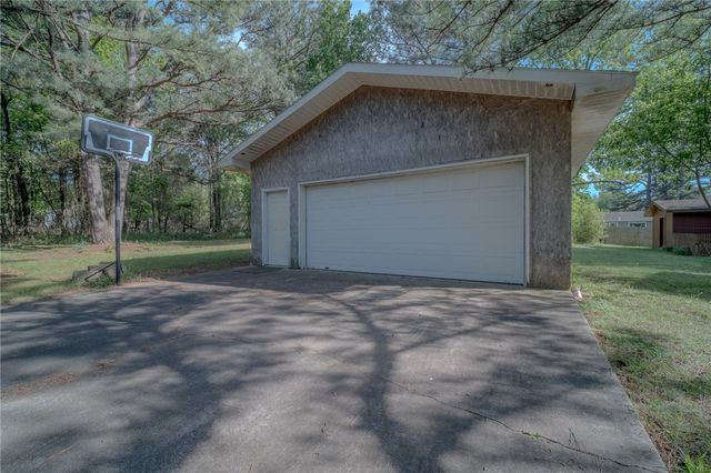 304 Warren Avenue, Huntsville, AR 72740