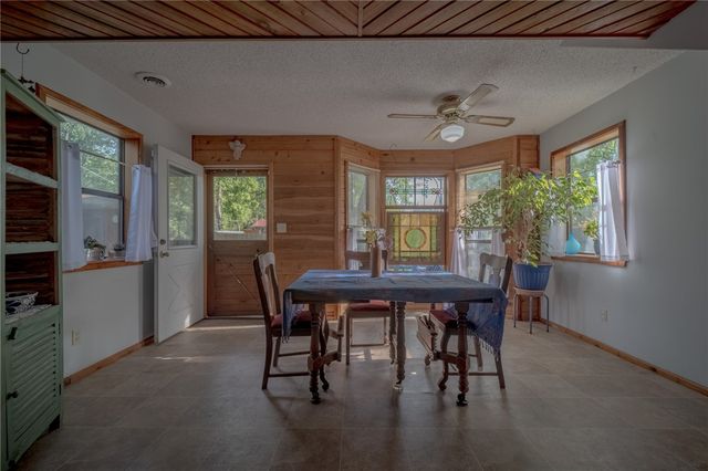 304 Warren Avenue, Huntsville, AR 72740