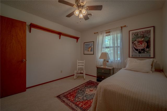 304 Warren Avenue, Huntsville, AR 72740