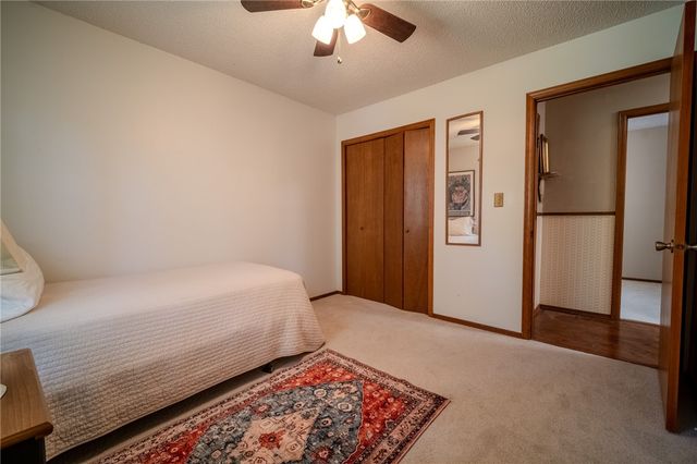 304 Warren Avenue, Huntsville, AR 72740