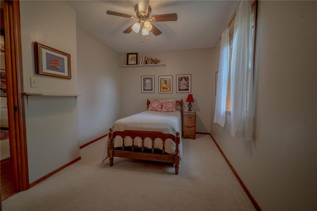 304 Warren Avenue, Huntsville, AR 72740