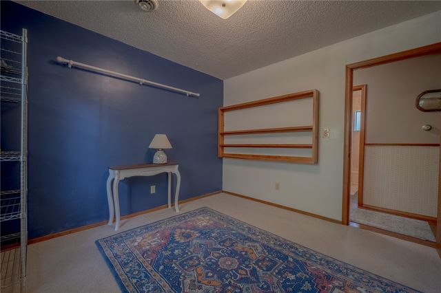 304 Warren Avenue, Huntsville, AR 72740