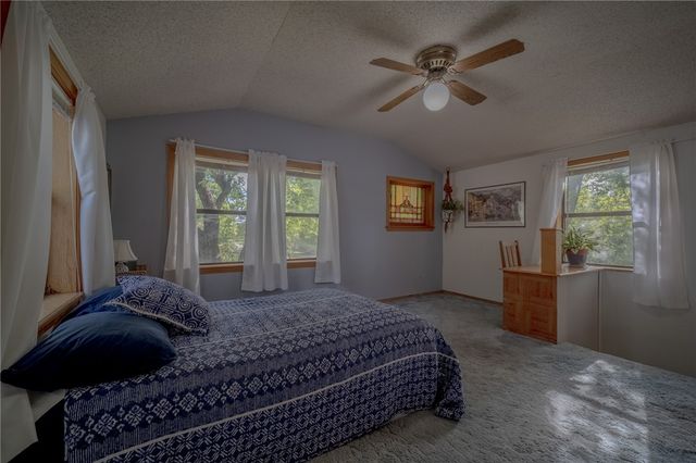 304 Warren Avenue, Huntsville, AR 72740