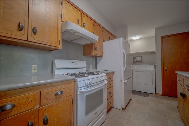 304 Warren Avenue, Huntsville, AR 72740