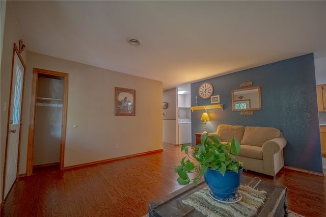 304 Warren Avenue, Huntsville, AR 72740