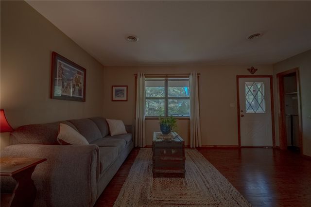 304 Warren Avenue, Huntsville, AR 72740