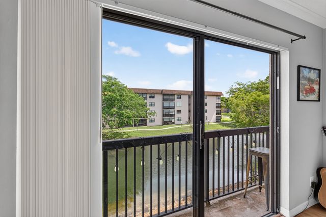 4975 E Sabal Palm Boulevard Apt 309, Tamarac, FL 33319
