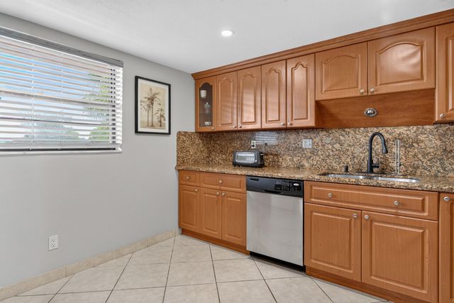 4975 E Sabal Palm Boulevard Apt 309, Tamarac, FL 33319