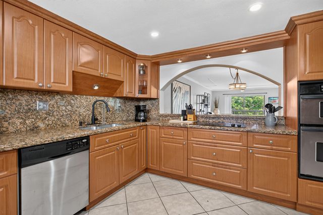 4975 E Sabal Palm Boulevard Apt 309, Tamarac, FL 33319