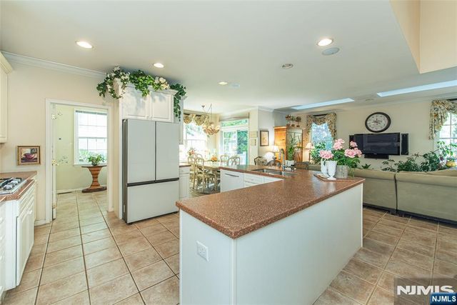 19 Coggins Lane, West Orange, NJ 07052