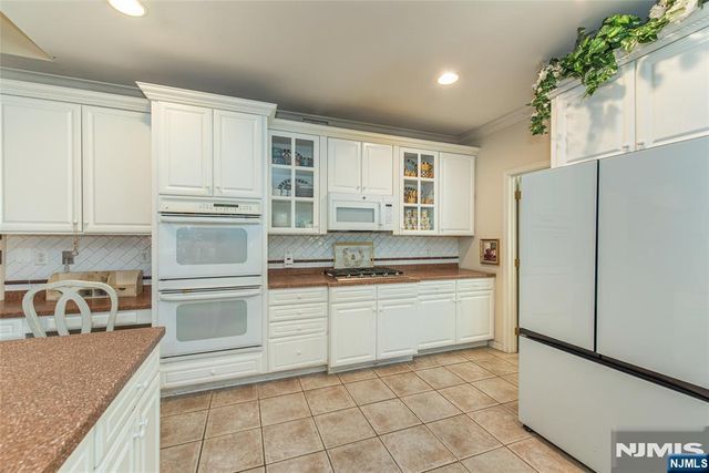 19 Coggins Lane, West Orange, NJ 07052