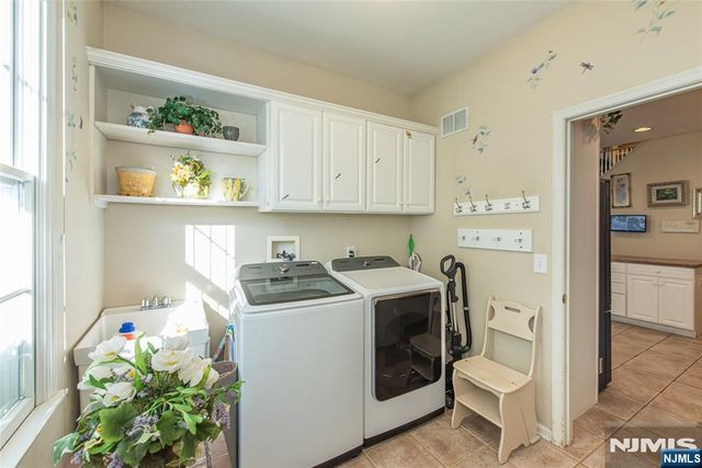 19 Coggins Lane, West Orange, NJ 07052