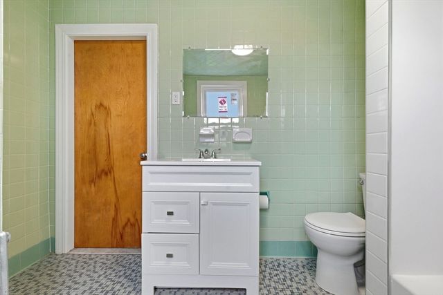 84 Margin St 2, Peabody, MA 01960
