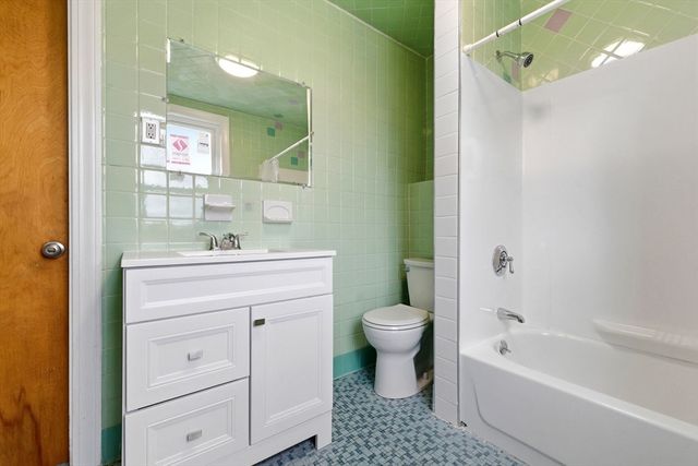 84 Margin St 2, Peabody, MA 01960