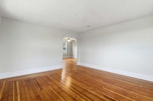 84 Margin St 2, Peabody, MA 01960