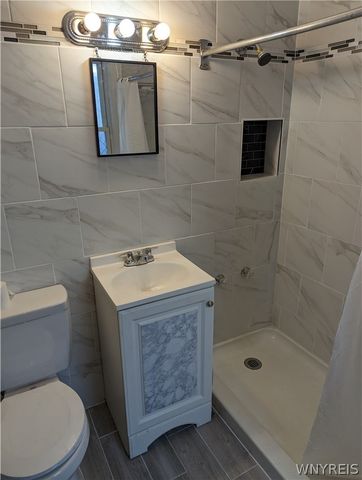 32 Gladstone Street, Buffalo, NY 14207