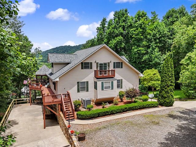 488 Dogwood Place, Hiawassee, GA 30546