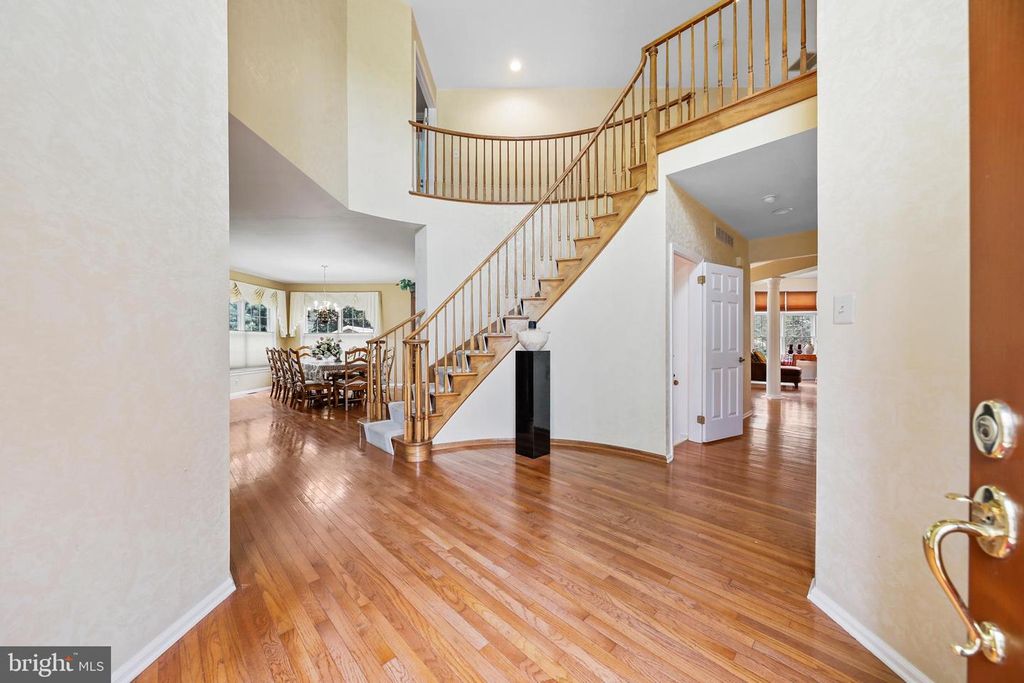 5 S DEER PL, Hainesport, NJ 08036