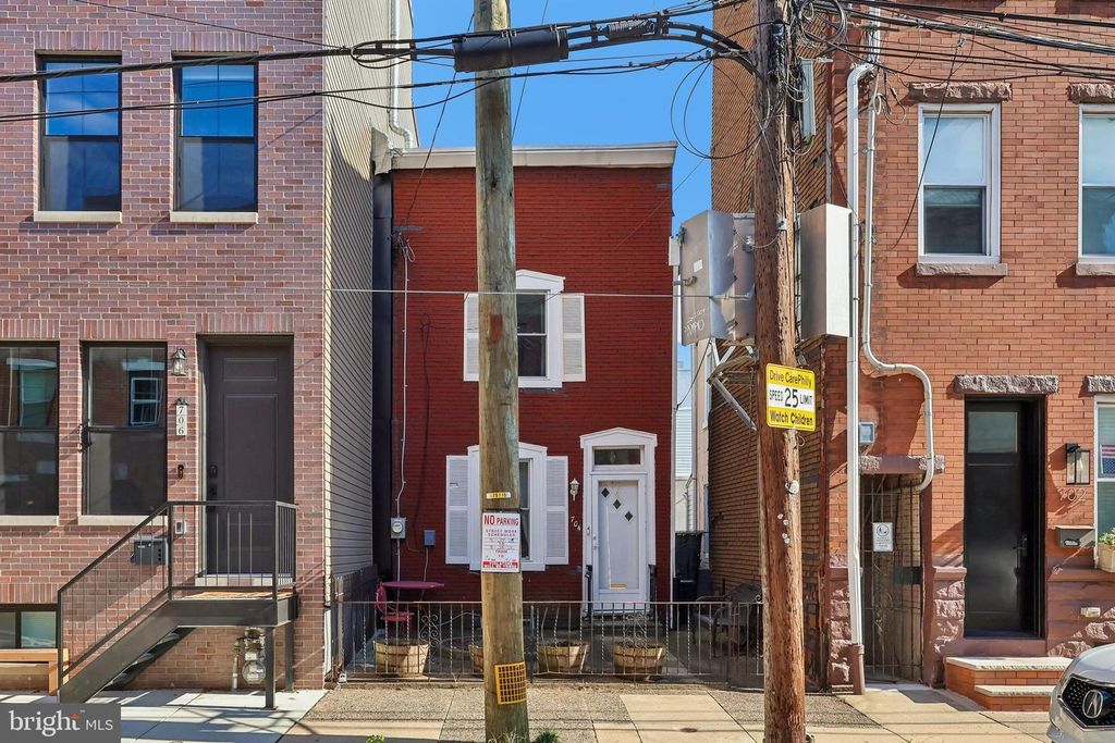 704 BELGRADE ST, PHILADELPHIA, PA 19125 — exterior