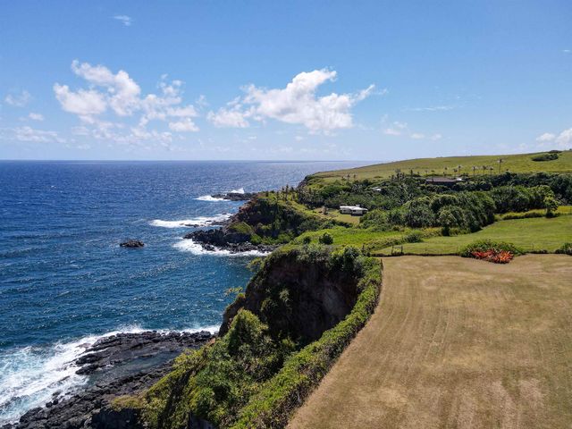 454 Hoolawa Rd, Haiku, HI 96708