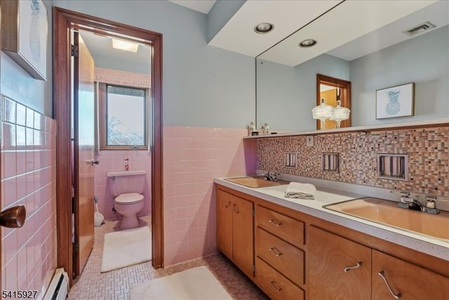 53 Woodmont Rd, Montville Twp., NJ 07058