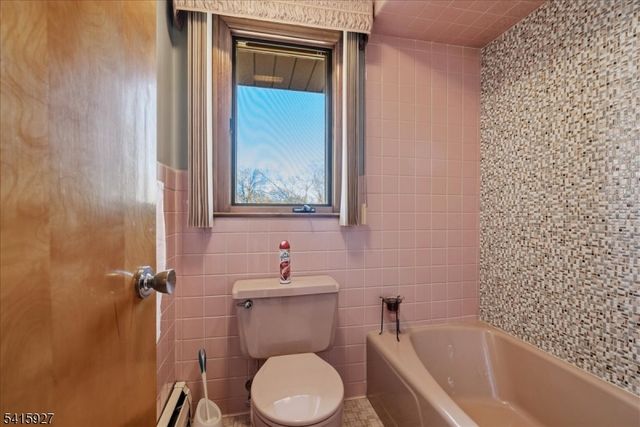 53 Woodmont Rd, Montville Twp., NJ 07058