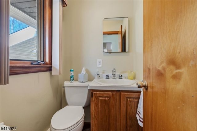 53 Woodmont Rd, Montville Twp., NJ 07058