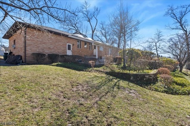 53 Woodmont Rd, Montville Twp., NJ 07058
