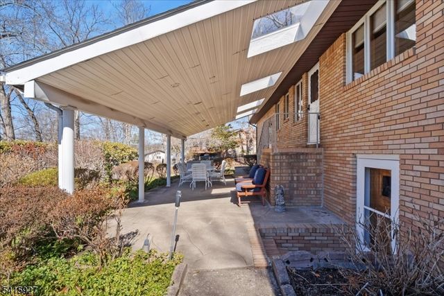 53 Woodmont Rd, Montville Twp., NJ 07058