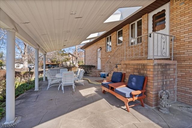 53 Woodmont Rd, Montville Twp., NJ 07058