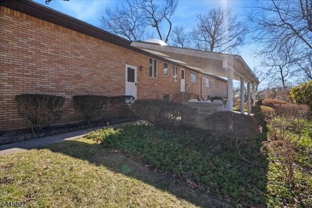 53 Woodmont Rd, Montville Twp., NJ 07058