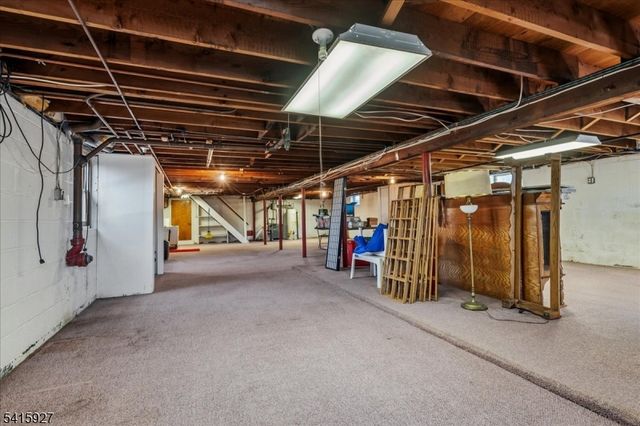 53 Woodmont Rd, Montville Twp., NJ 07058