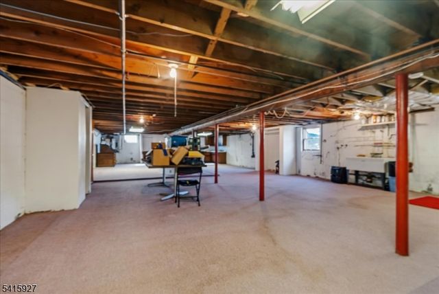 53 Woodmont Rd, Montville Twp., NJ 07058