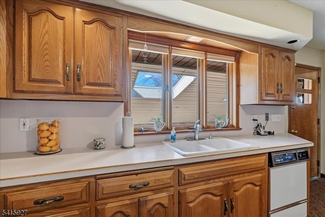 53 Woodmont Rd, Montville Twp., NJ 07058