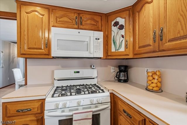 53 Woodmont Rd, Montville Twp., NJ 07058