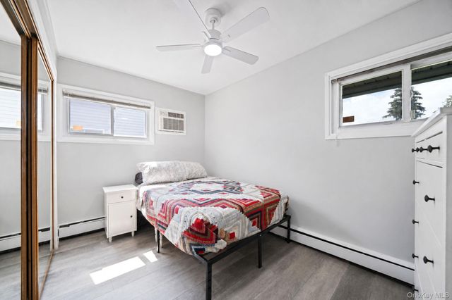 90 TWIN Lane N, Wantagh, NY 11793