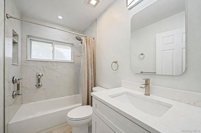 90 TWIN Lane N, Wantagh, NY 11793