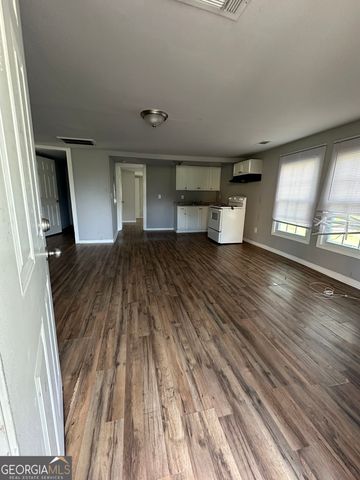 1675 Oak Street NE, Conyers, GA 30012