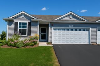 925 Darwin Street, North Aurora, IL 60542