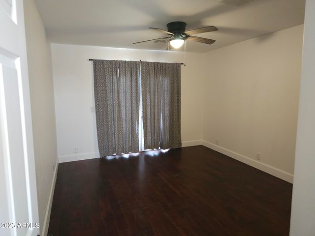 8002 W STELLA Avenue, Glendale, AZ 85303