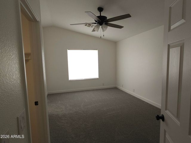 8002 W STELLA Avenue, Glendale, AZ 85303