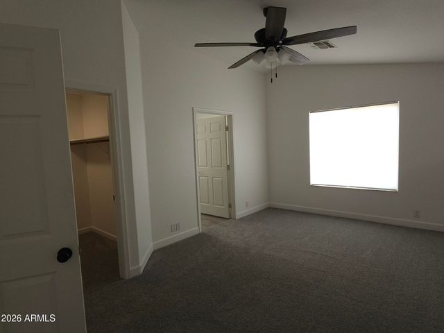 8002 W STELLA Avenue, Glendale, AZ 85303