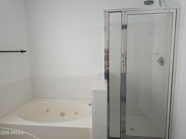 8002 W STELLA Avenue, Glendale, AZ 85303