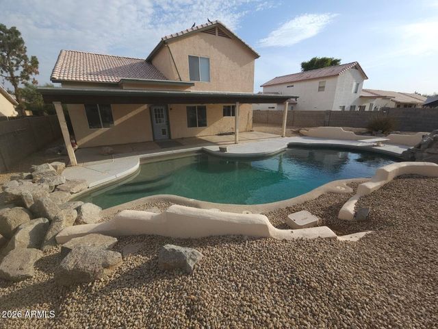 8002 W STELLA Avenue, Glendale, AZ 85303