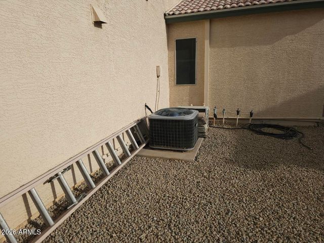 8002 W STELLA Avenue, Glendale, AZ 85303