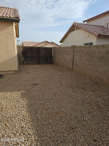 8002 W STELLA Avenue, Glendale, AZ 85303