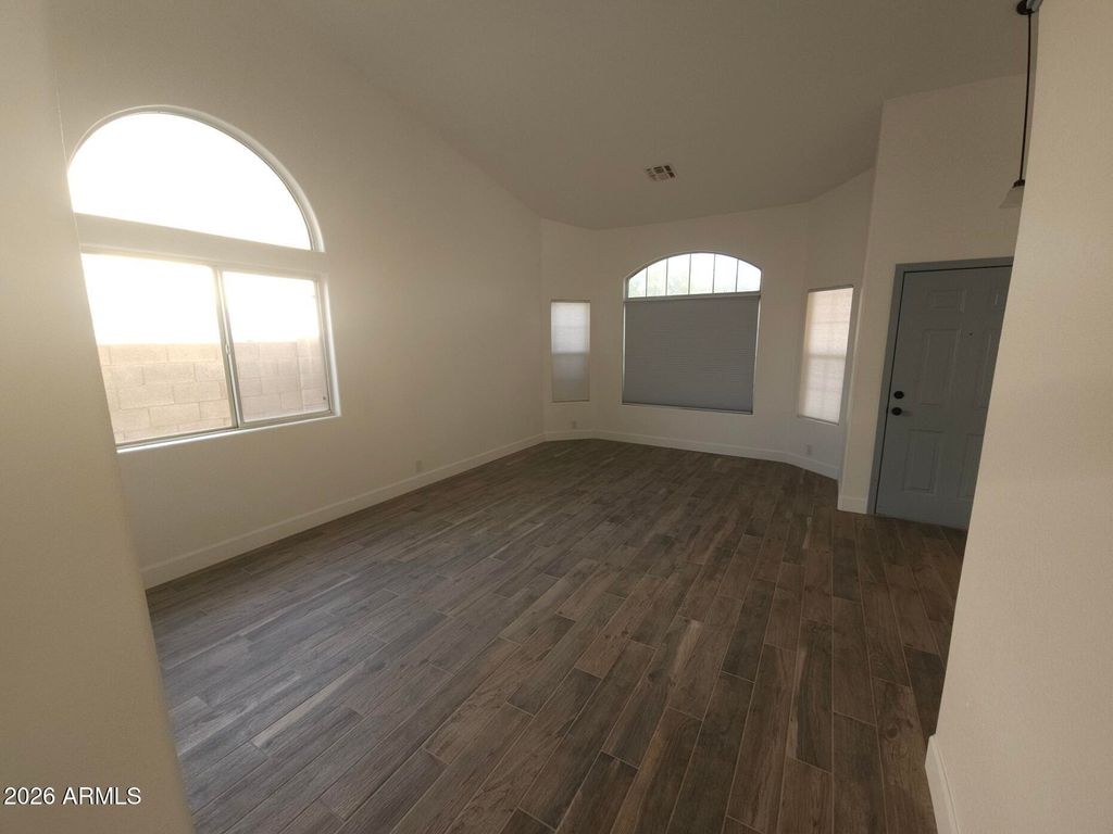 8002 W STELLA Avenue, Glendale, AZ 85303 — photo 4