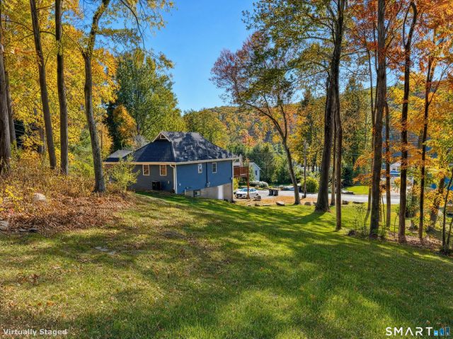 10 Lenape Trail, Southbury, CT 06488