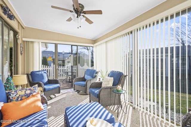 4 Aspen Plaza 4A, Monroe, NJ 08831