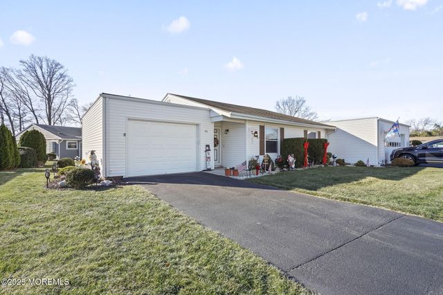 4 Aspen Plaza 4A, Monroe, NJ 08831